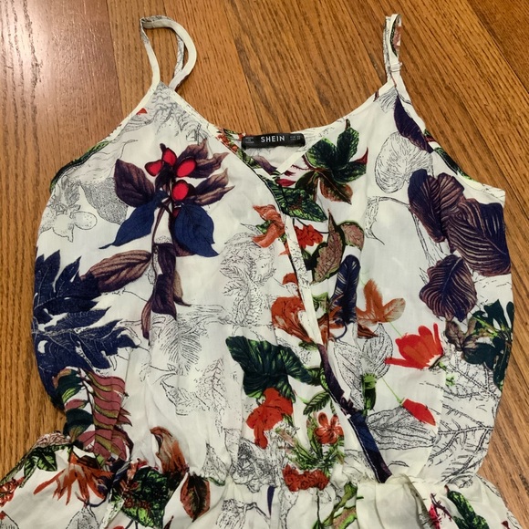 SHEIN Floral Romper - Picture 3 of 6